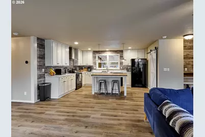 11633 Warbler Ln, Aurora, OR 97002 - Photo 8