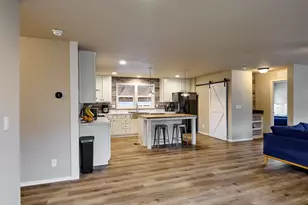 11633 Warbler Ln, Aurora, OR 97002 - Photo 8