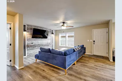 11633 Warbler Ln, Aurora, OR 97002 - Photo 4