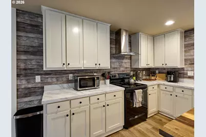 11633 Warbler Ln, Aurora, OR 97002 - Photo 10