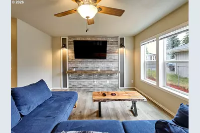 11633 Warbler Ln, Aurora, OR 97002 - Photo 6