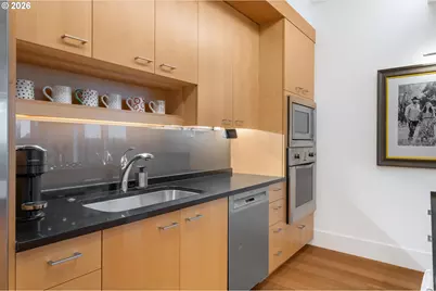 1001 NW Lovejoy St #208, Portland, OR 97209 - Photo 14