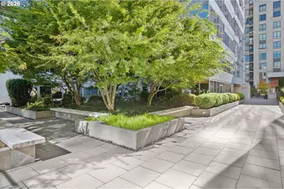 1001 NW Lovejoy St #208, Portland, OR 97209 - Photo 32