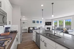 2566 SW McKenna Pl, Beaverton, OR 97003 - Photo 12