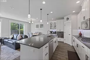2566 SW McKenna Pl, Beaverton, OR 97003 - Photo 8
