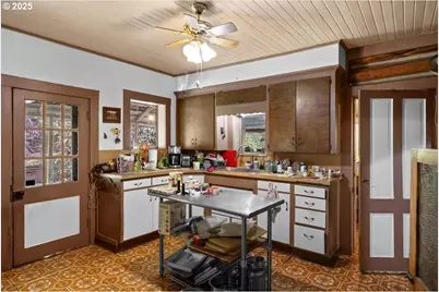 2128 Starveout Creek Rd, Azalea, OR 97410 - Photo 6