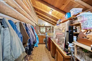 2128 Starveout Creek Rd, Azalea, OR 97410 - Photo 16