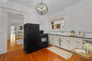 2083 NW Johnson St, Portland, OR 97209 - Photo 10