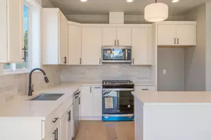 267 Sunday Dr, Creswell, OR 97426 - Photo 6