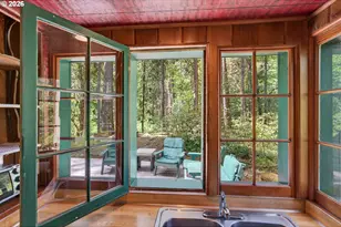 55284 Delta Rd, Blue River, OR 97413 - Photo 16