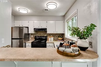 600 Cherry Dr, Eugene, OR 97401 - Photo 8