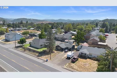 403 Happy Valley Rd, Roseburg, OR 97471 - Photo 22