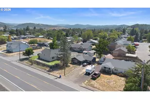 403 Happy Valley Rd, Roseburg, OR 97471 - Photo 22