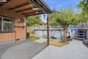 11833 SE Ash St, Portland, OR 97216 - Photo 34
