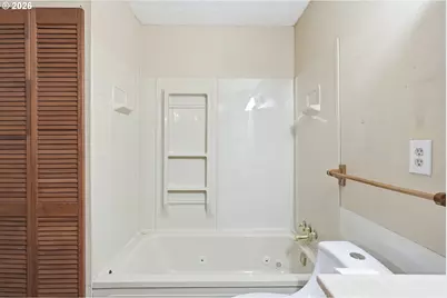 11833 SE Ash St, Portland, OR 97216 - Photo 26