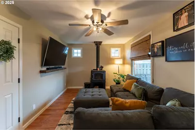 607 Getchell St, Amity, OR 97101 - Photo 8