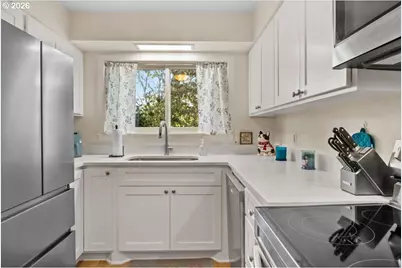 2972 NW Winslow Way, Salem, OR 97304 - Photo 4