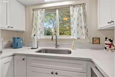 2972 NW Winslow Way, Salem, OR 97304 - Photo 6