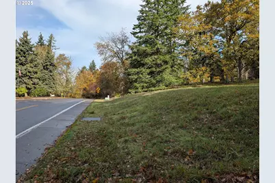 2870 Hawkins Ln, Eugene, OR 97405 - Photo 6