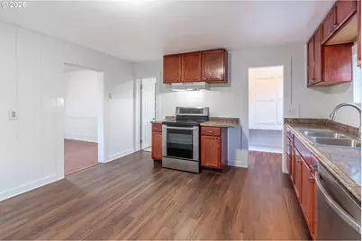 903 S 3rd Ave, Kelso, WA 98626 - Photo 2