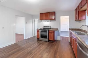 903 S 3rd Ave, Kelso, WA 98626 - Photo 2