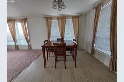 624 Dufur Ave, Maupin, OR 97037 - Photo 18