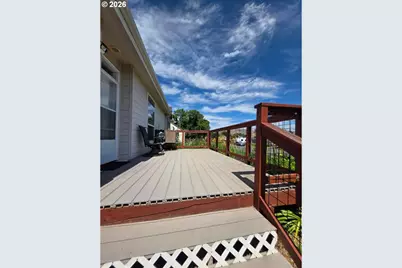 624 Dufur Ave, Maupin, OR 97037 - Photo 8