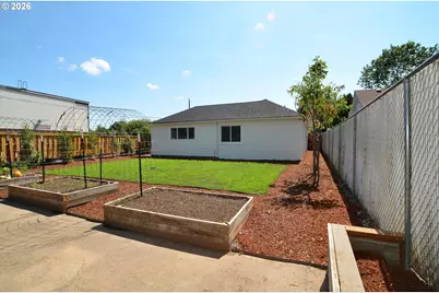 12305 SW 7th St, Beaverton, OR 97005 - Photo 22