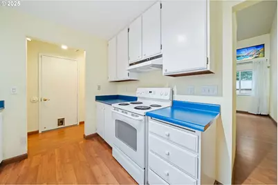 17525 NW Shorewood Dr, Beaverton, OR 97006 - Photo 10