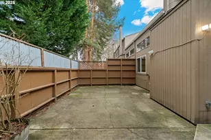 17525 NW Shorewood Dr, Beaverton, OR 97006 - Photo 32