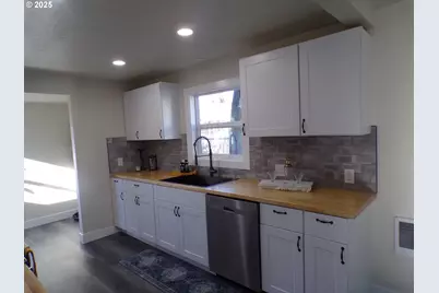 1925 Liberty St, Salem, OR 97317 - Photo 10