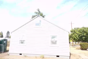 1925 Liberty St, Salem, OR 97317 - Photo 4