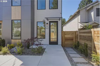 9421 N Macrum Ave, Portland, OR 97203 - Photo 2