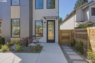9421 N Macrum Ave, Portland, OR 97203 - Photo 2