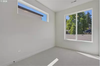 9421 N Macrum Ave, Portland, OR 97203 - Photo 10