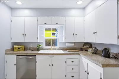 9842 SE Harold St, Portland, OR 97266 - Photo 24