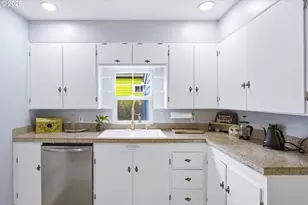 9842 SE Harold St, Portland, OR 97266 - Photo 24