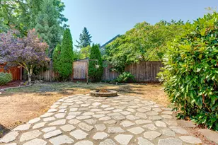 9842 SE Harold St, Portland, OR 97266 - Photo 32