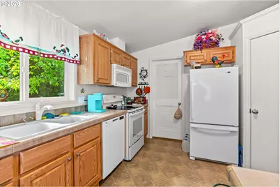 1199 N Terry St #252, Eugene, OR 97402 - Photo 6