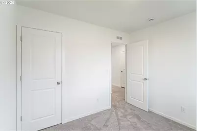 674 Minnesota St, Lebanon, OR 97355 - Photo 4