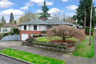 6208 SE Woodstock Blvd, Portland, OR 97206 - Photo 2