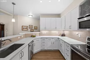 615 NW Lost Springs Terrace, Portland, OR 97229 - Photo 12