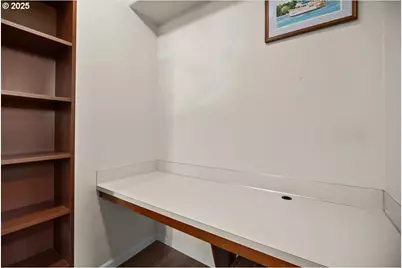 615 NW Lost Springs Ter #102, Portland, OR 97229 - Photo 28