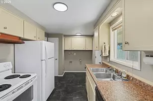 325 W N St, Springfield, OR 97477 - Photo 12