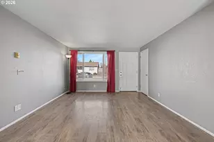 325 W N St, Springfield, OR 97477 - Photo 10