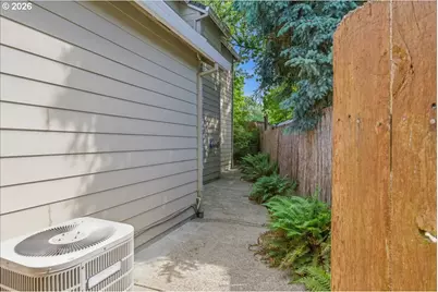 19240 SW Rosedale Ct, Beaverton, OR 97007 - Photo 32