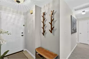 44 Eagle Crest Dr, Lake Oswego, OR 97035 - Photo 4