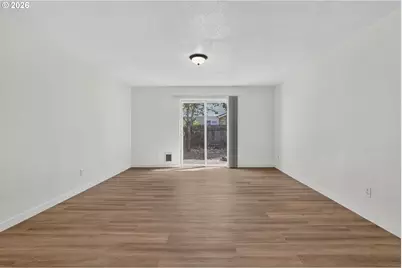2926 SE 125th Ave, Portland, OR 97236 - Photo 8