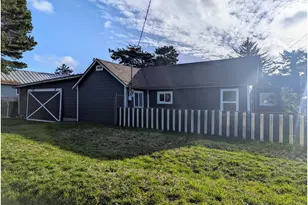 293 N Empire Blvd, Coos Bay, OR 97420 - Photo 8