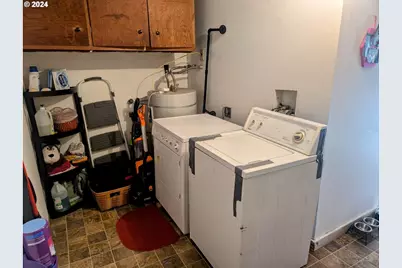 293 N Empire Blvd, Coos Bay, OR 97420 - Photo 20